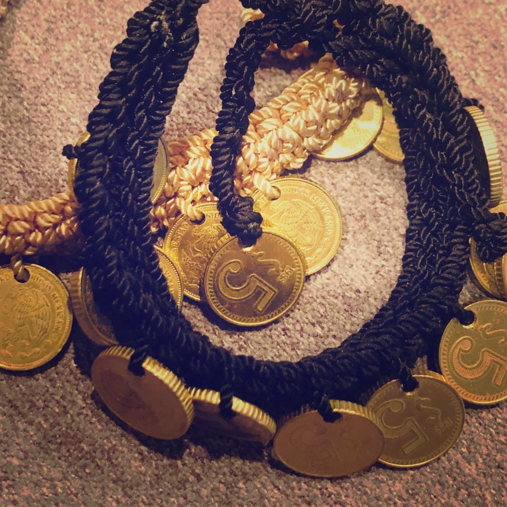 black macrame+coin charm bracelet.